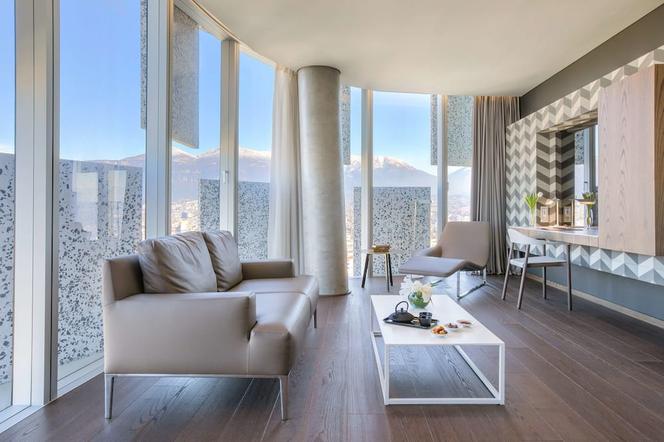 더 플라자 티라나