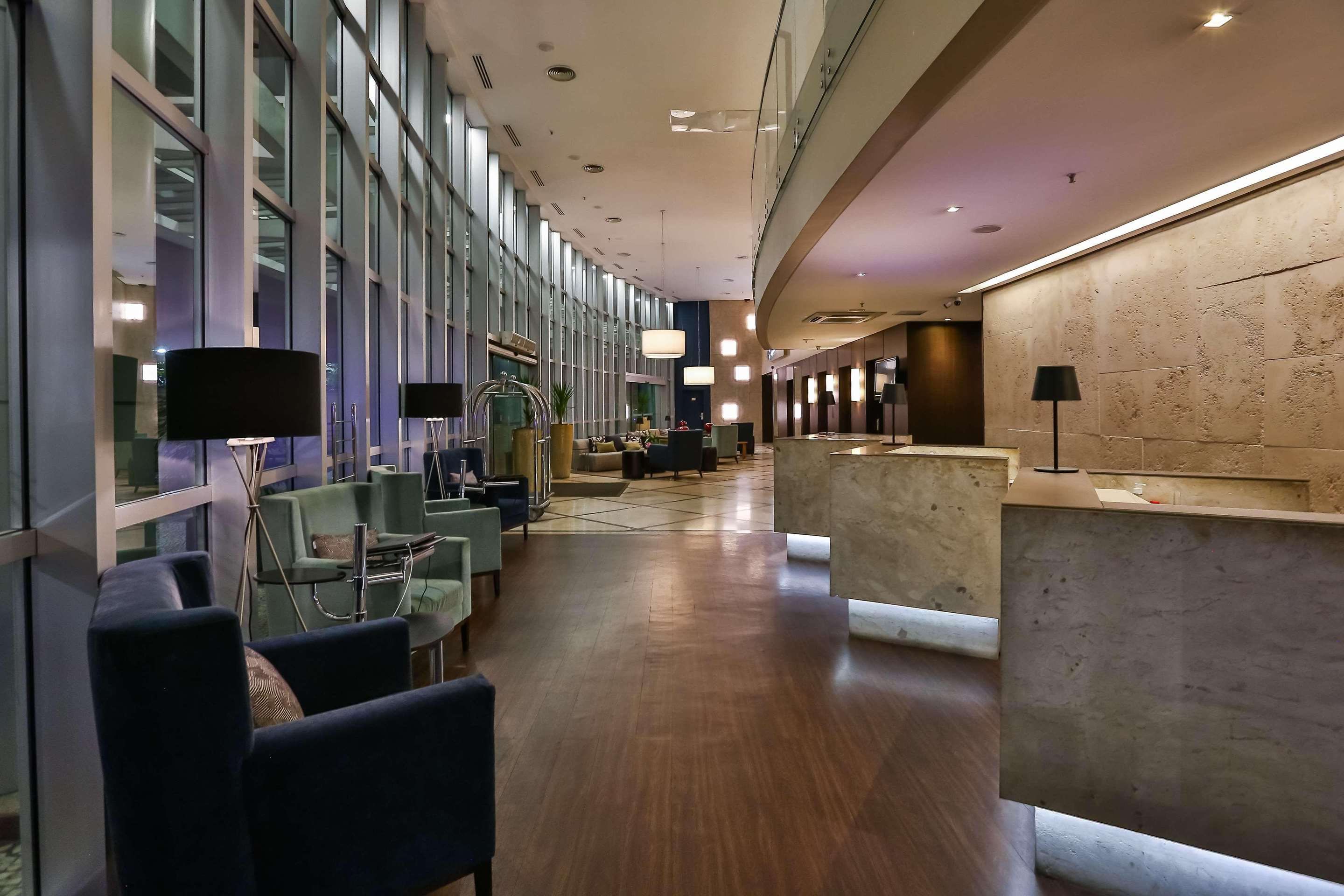 로비