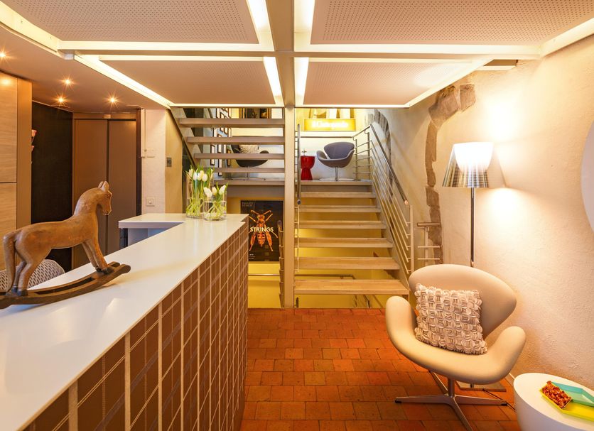 프론트 데스크 사진