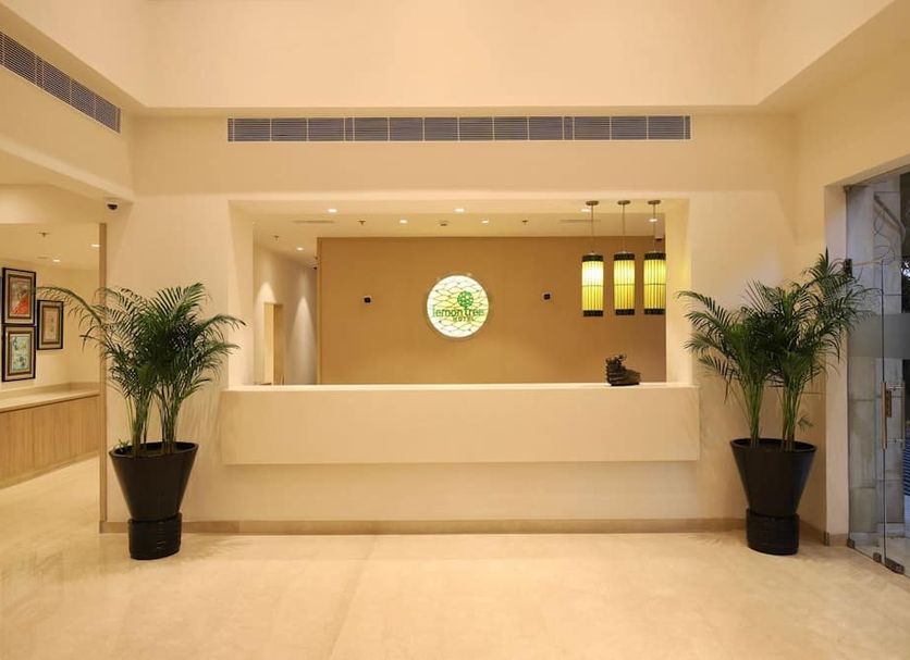 프론트 데스크 사진