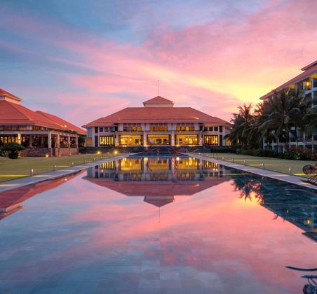 수영장 / Ice Portal image