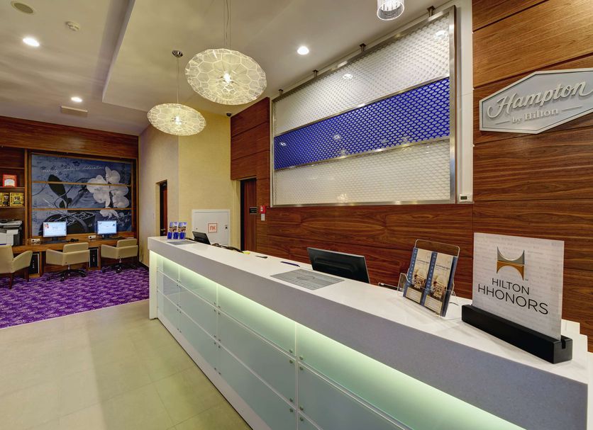 프론트 데스크 사진