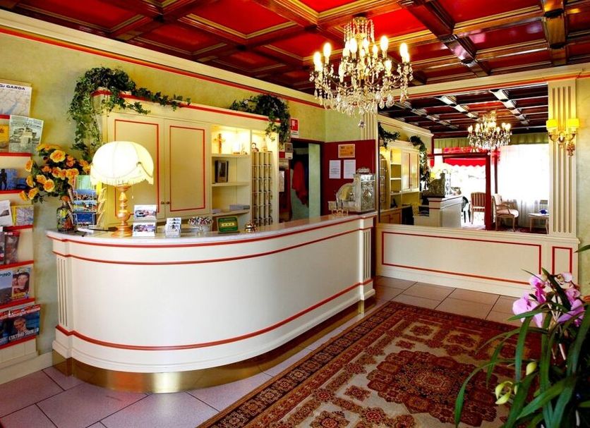 프론트 데스크 사진