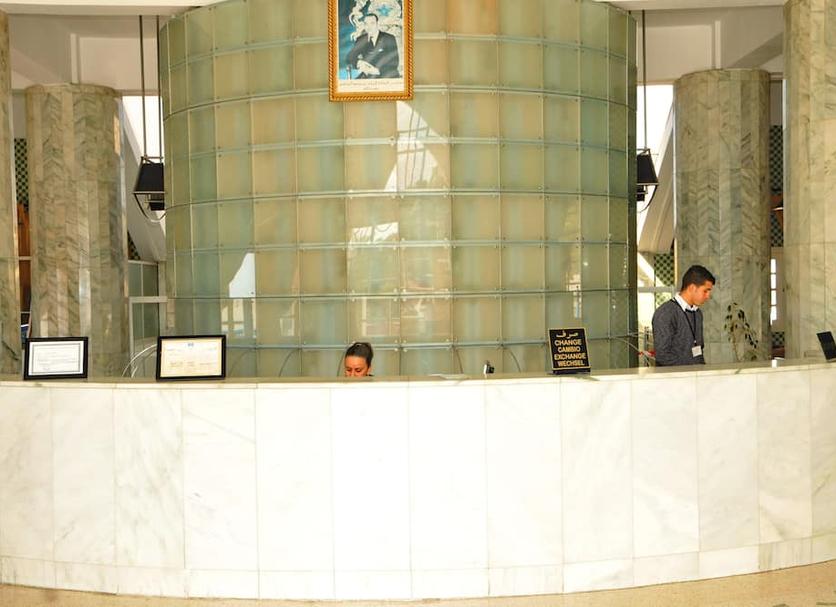 프론트 데스크 사진